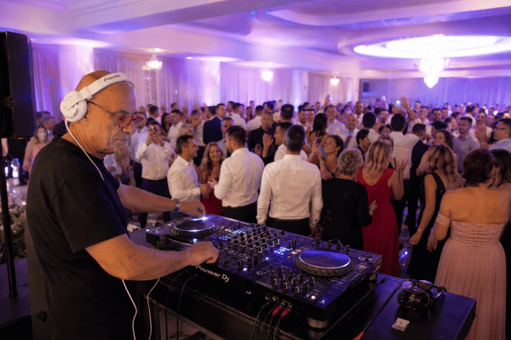 dj fredy u restoranu Lido u Zagrebu za mix pultom na svadbi