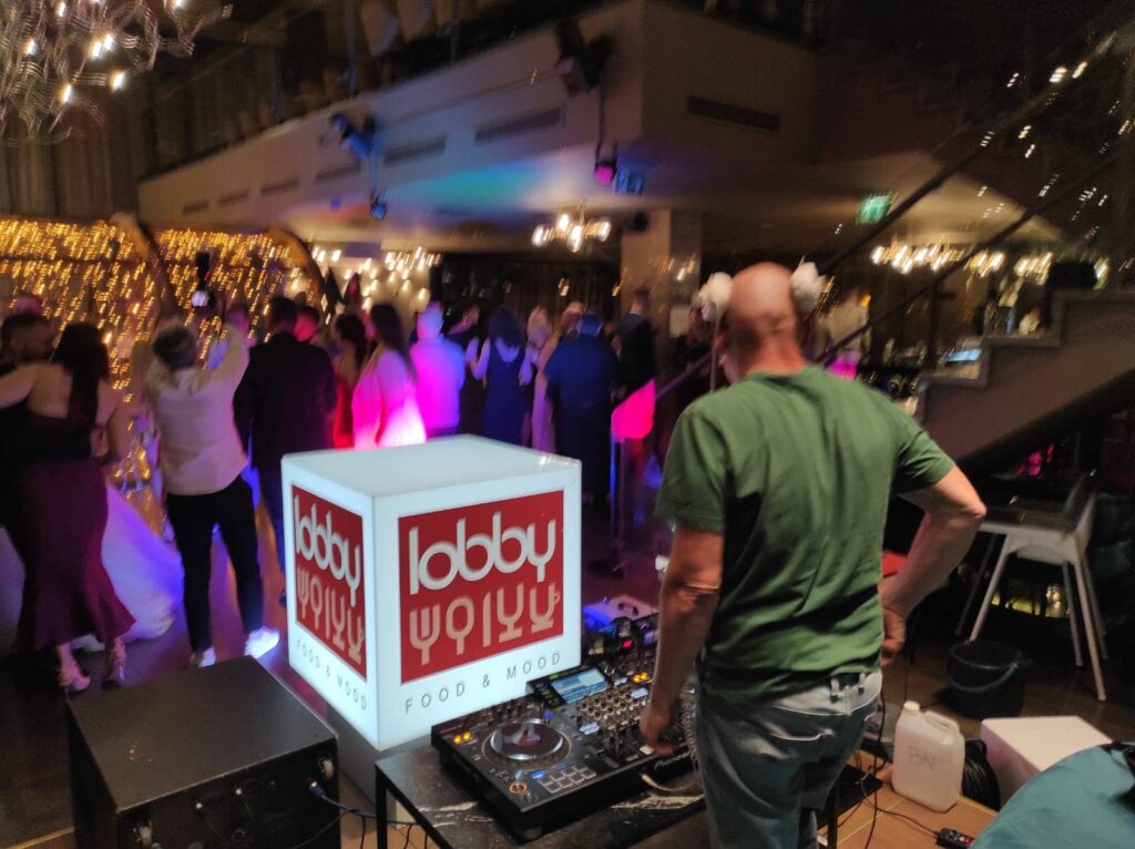 dj fredy u restoranu Loby u zagrebu