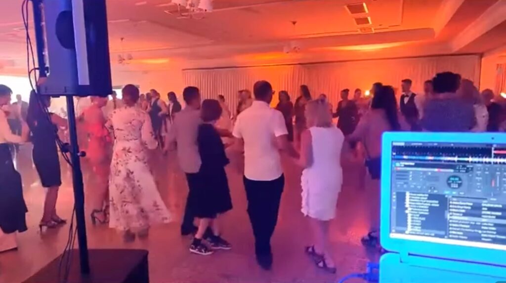 kolo na plesnom podiju dj za vjenčanja rijeka dj fredy